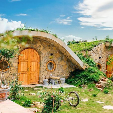 Moc Chau Hobbiton Acomodação com café da manhã Exterior foto