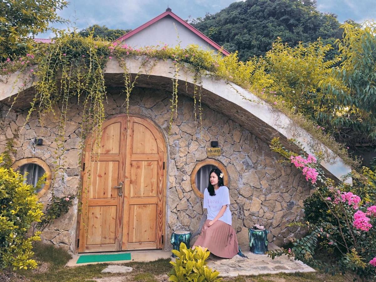 Moc Chau Hobbiton Acomodação com café da manhã Exterior foto