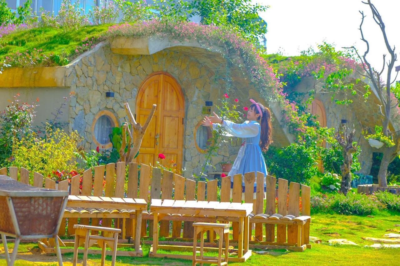 Moc Chau Hobbiton Acomodação com café da manhã Exterior foto