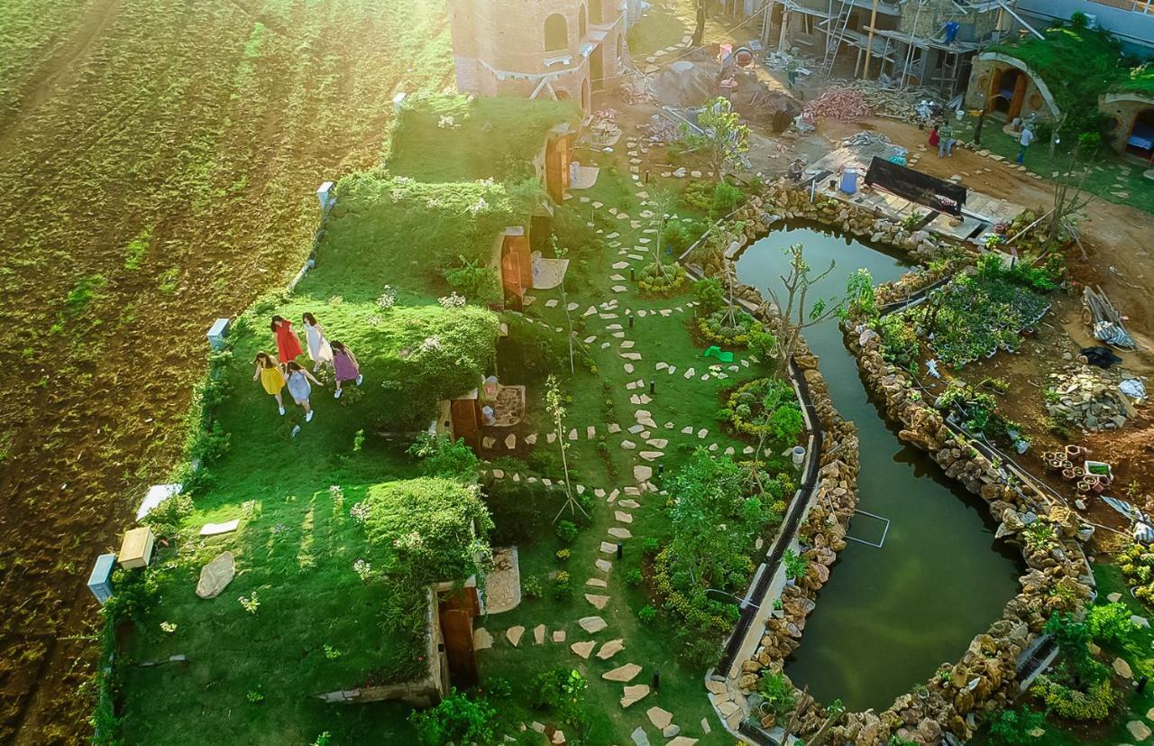Moc Chau Hobbiton Acomodação com café da manhã Exterior foto