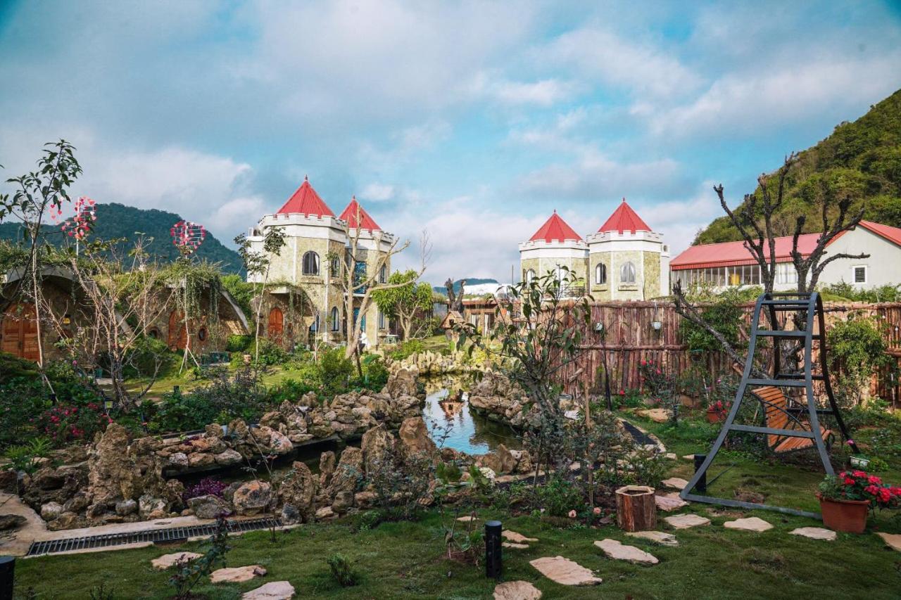 Moc Chau Hobbiton Acomodação com café da manhã Exterior foto